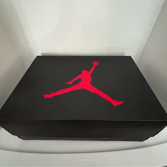Jordan Fire Red 3’s 2013 NEW IN BOX - Picture 9 of 10